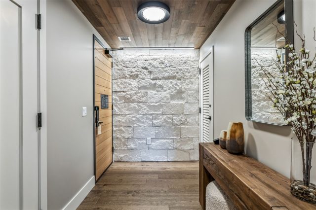75 Hunki Dori Court W513 photo 35