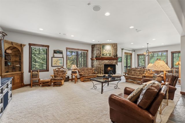 2050 Currant Way photo 27