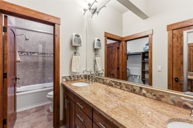 2050 Currant Way photo 37