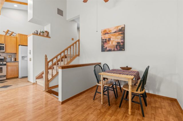 83 Burgundy Circle 83 photo 12