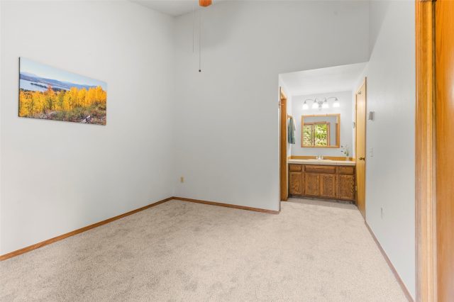 83 Burgundy Circle 83 photo 16