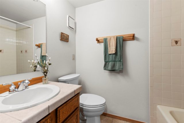 83 Burgundy Circle 83 photo 23