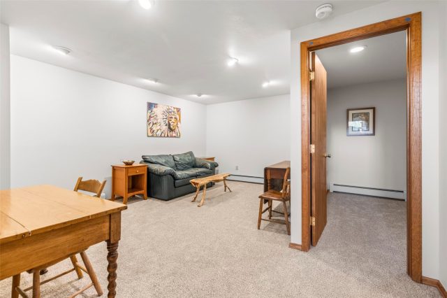 83 Burgundy Circle 83 photo 24