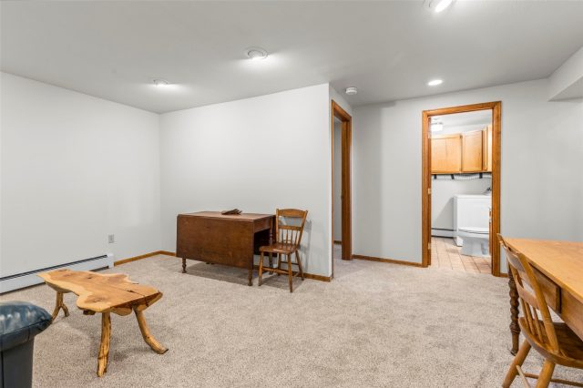 83 Burgundy Circle 83 photo 25
