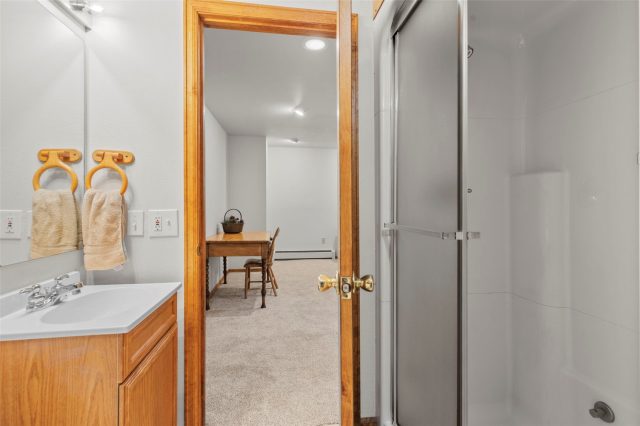 83 Burgundy Circle 83 photo 31