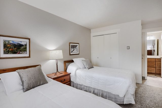 160 E La Bonte Street 201 photo 25