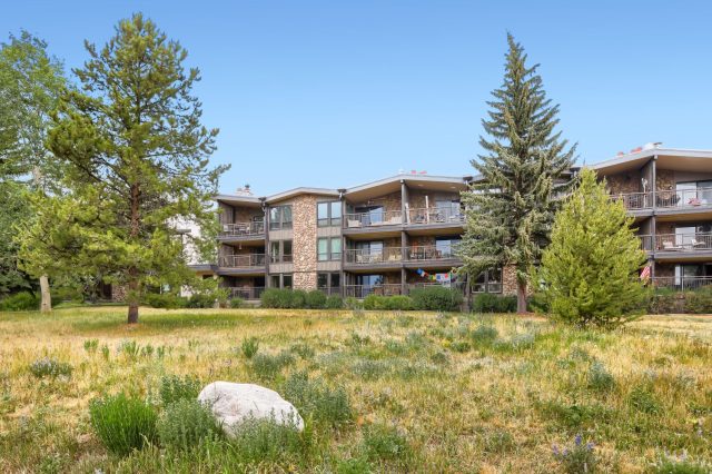 160 E La Bonte Street 201 photo 34