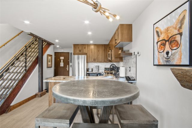 611 Village Road 28250 photo 10