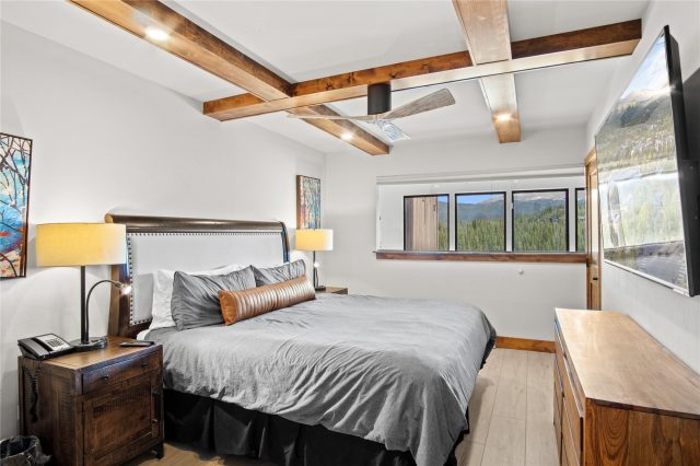 611 Village Road 28250 photo 18