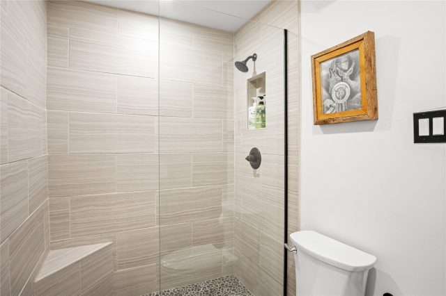 611 Village Road 28250 photo 25