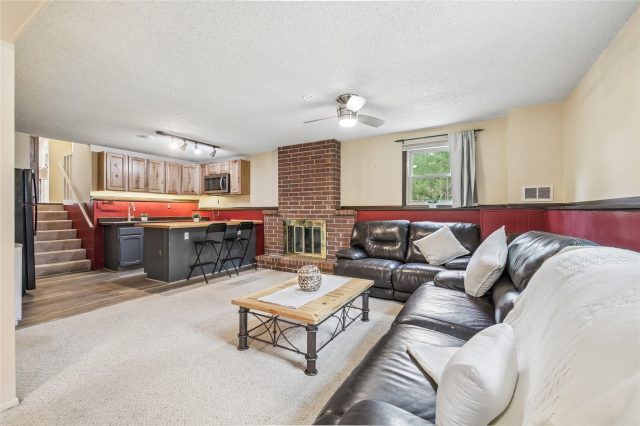 422 Alpine Road photo 35