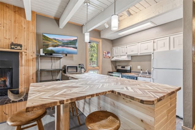 Condo in Sundowner Condo, Breckenridge — photo 5 Condo in Sundowner Condo, Breckenridge, CO — photo 5 (MLS S1070299)