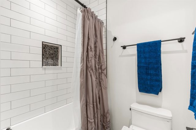 581 Fairview Boulevard photo 30