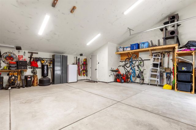 581 Fairview Boulevard photo 39