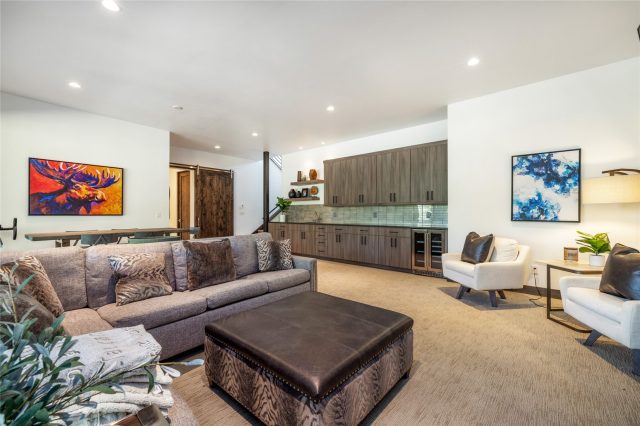 726 Discovery Hill Drive photo 35