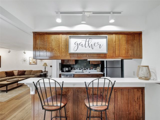 176 E La Bonte Street 101 photo 10