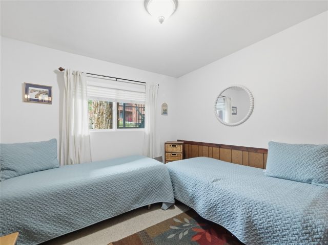 176 E La Bonte Street 101 photo 23