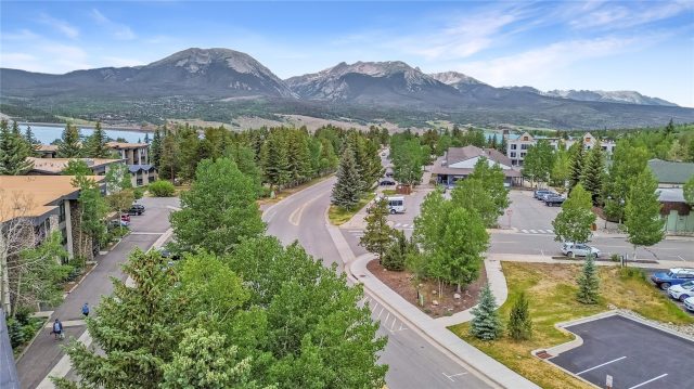 176 E La Bonte Street 101 photo 39