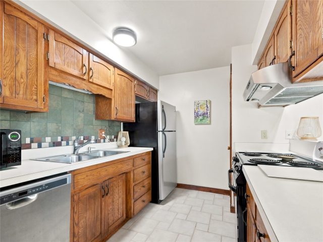 176 E La Bonte Street 101 photo 8