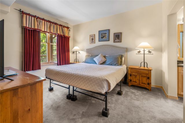 Condo in Corral At Breckenridge, Breckenridge, CO — photo 3 (MLS S1070342)