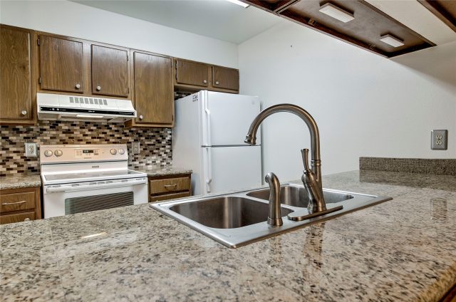 1001 Grandview Drive 11 photo 7
