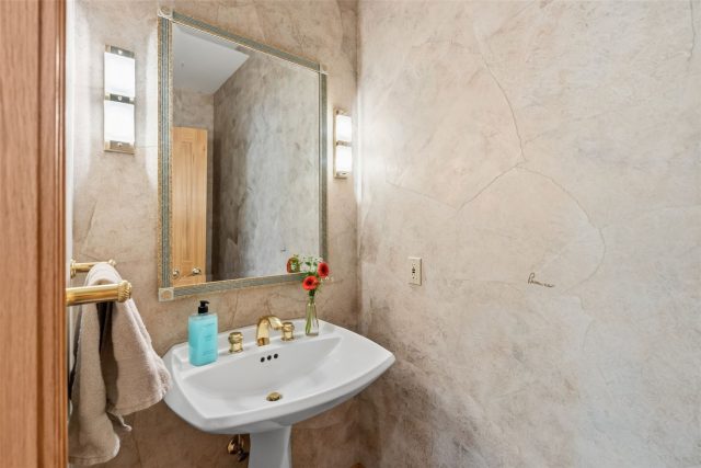 1165 Emerald Road photo 23