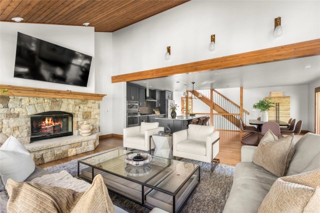 214 Wellington Road photo 14