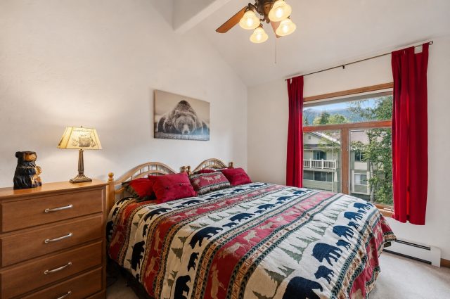1512 Point Drive B photo 19