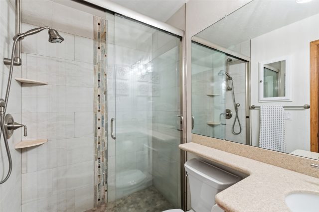 1512 Point Drive B photo 22