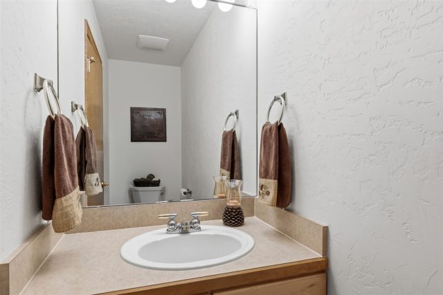 1512 Point Drive B photo 28