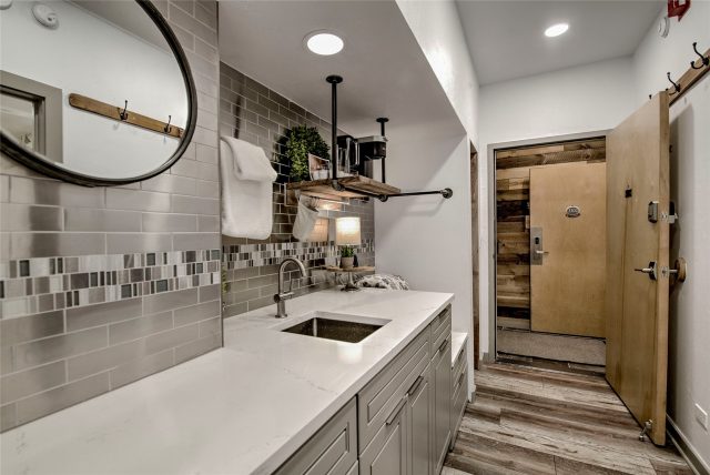 645 S Park Avenue 3302 photo 12