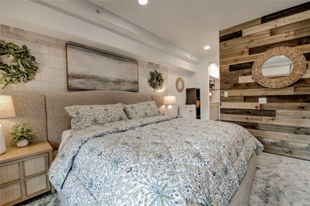 645 S Park Avenue 3302 photo 17