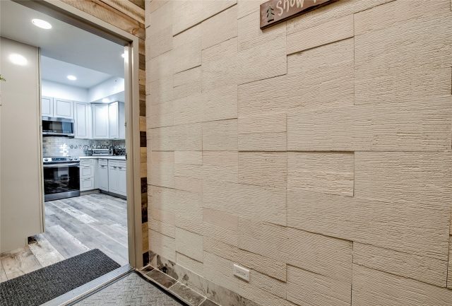 645 S Park Avenue 3302 photo 23