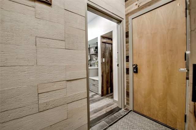 645 S Park Avenue 3302 photo 24