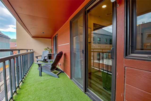 645 S Park Avenue 3302 photo 25