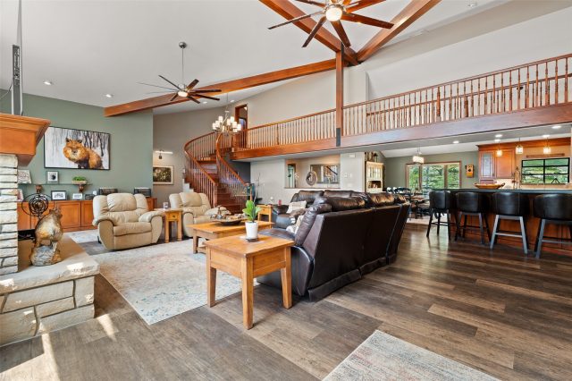 56 Riverside Drive photo 10
