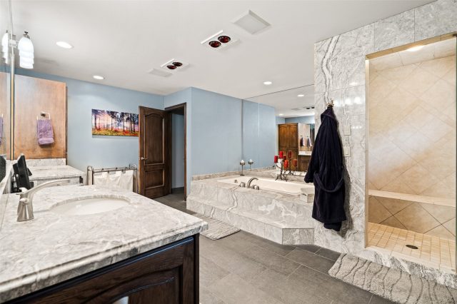 56 Riverside Drive photo 21