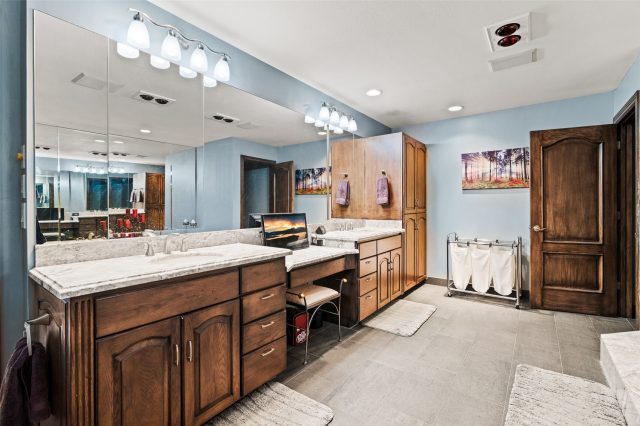 56 Riverside Drive photo 22