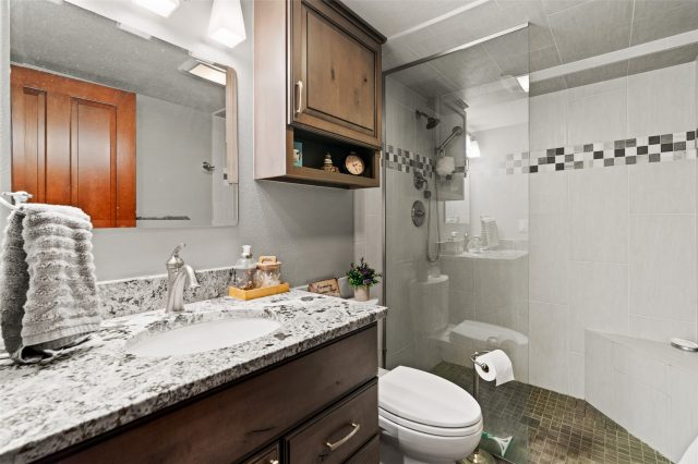 56 Riverside Drive photo 32