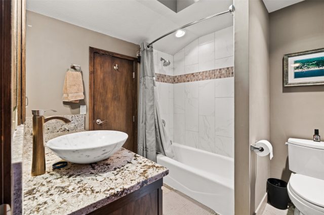 56 Riverside Drive photo 40