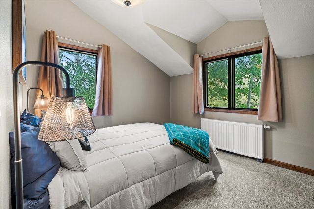 56 Riverside Drive photo 41