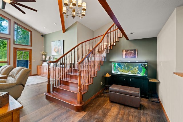 56 Riverside Drive photo 7
