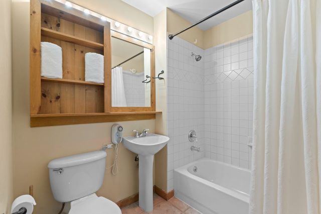 100 Dercum Square 8421 photo 24