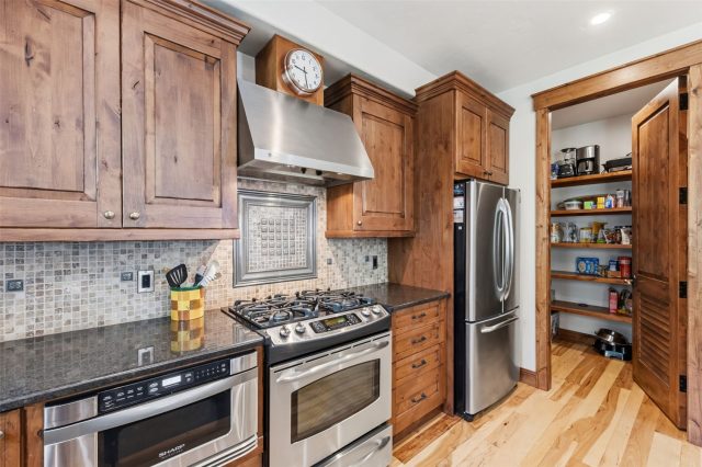 407 Galena A photo 10
