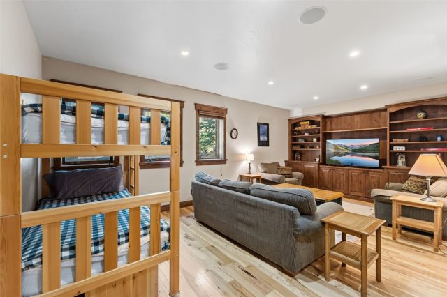 407 Galena A photo 24