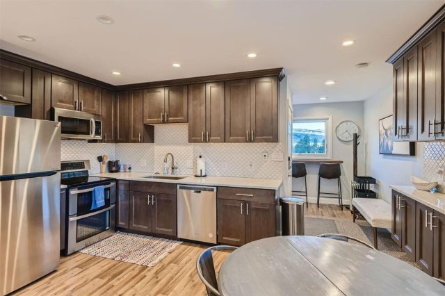 216 Pitkin Street 6 photo 14