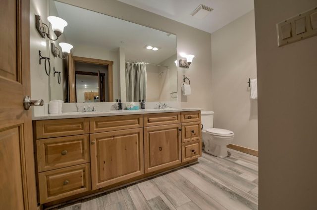 135 Dercum Drive 8638 photo 16