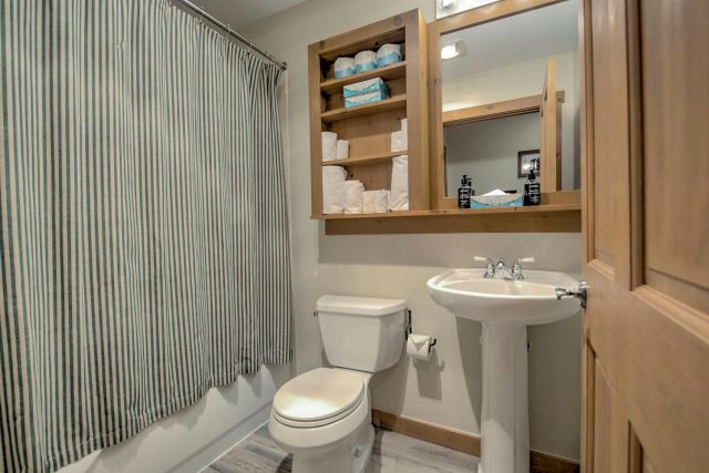 135 Dercum Drive 8638 photo 24