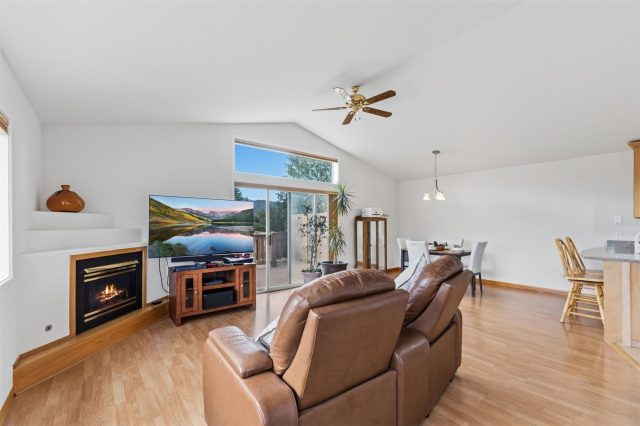 380 Riley Road photo 9