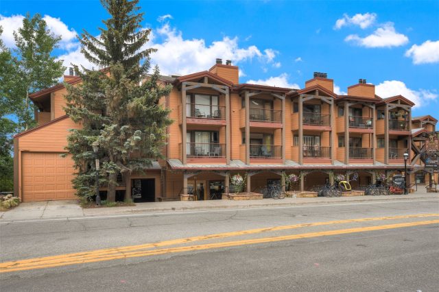600 S Park Avenue 201 photo 3